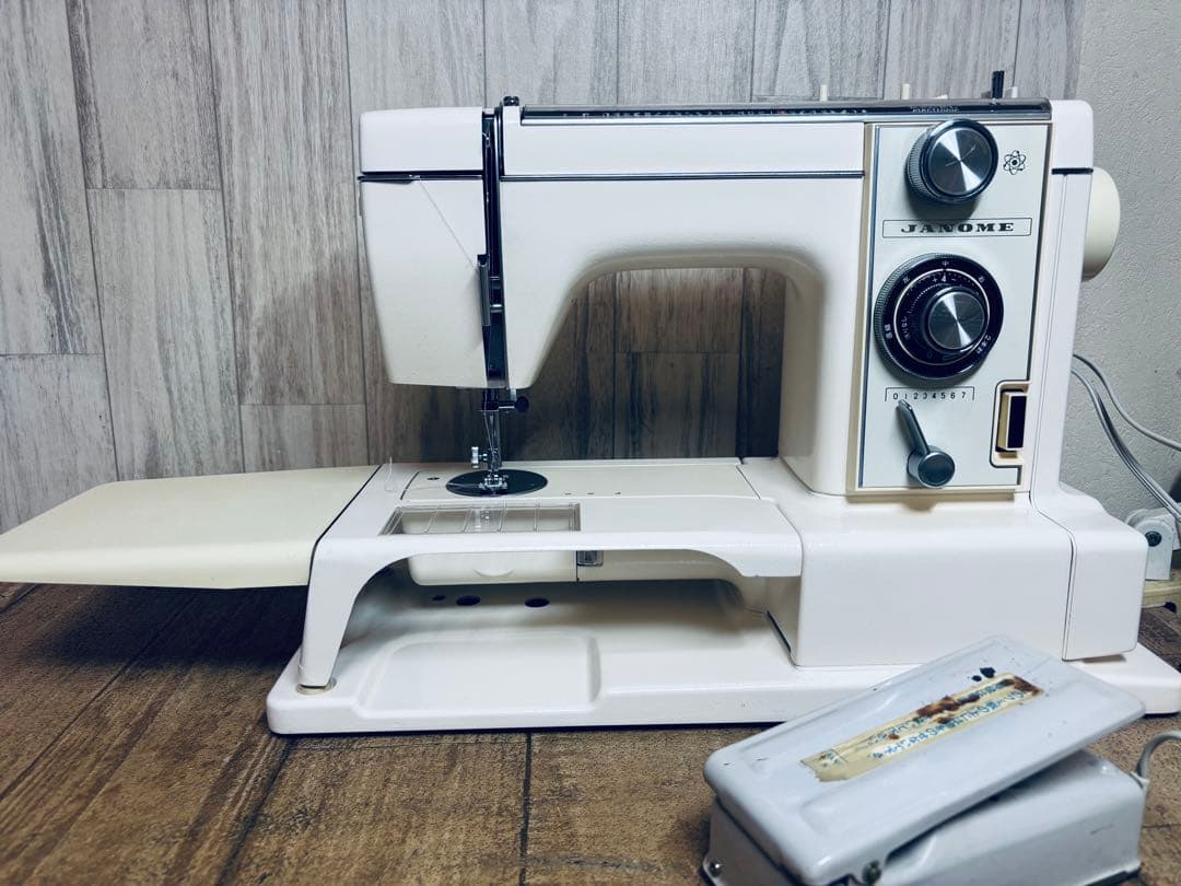 ジャノメ エクセル.フリーモーション刺繍もできるレトロミシン、清掃整備済み