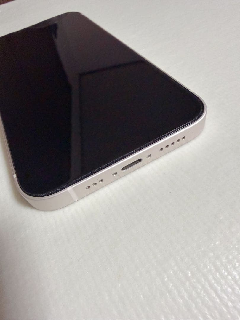 【美品】Apple iPhone13 256GB 本体 スターライト（ホワイト）