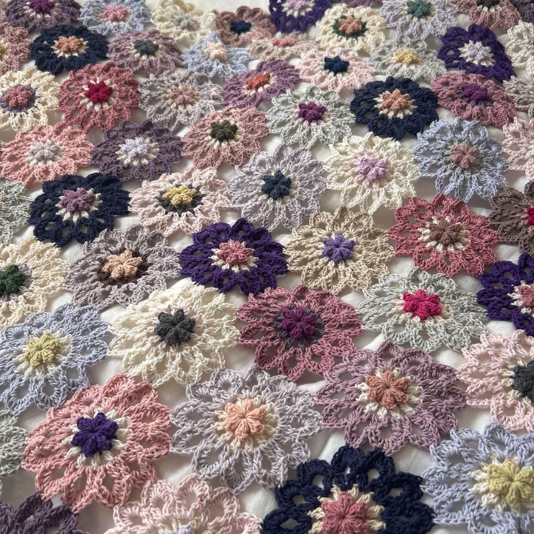 お花のモチーフ マルチカバー ブランケット 手編み モーブカラー