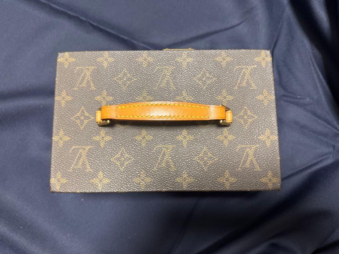 Louis Vuitton モノグラム　ボワットアトゥー ジュエリーボックス