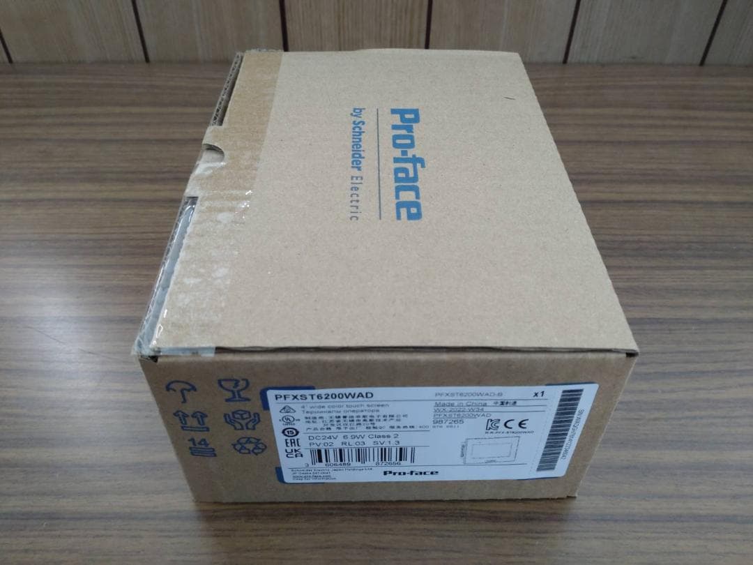 【未使用品】表示器(タッチパネル／Pro-face) PFXST6200WAD