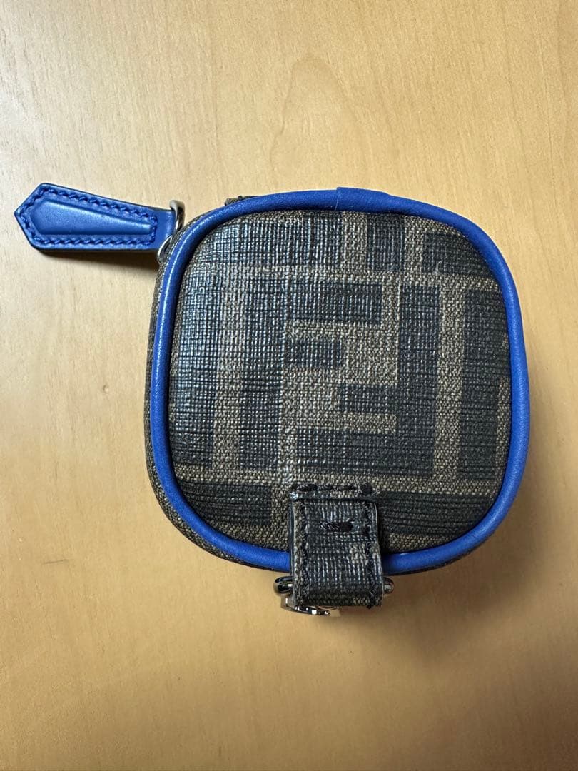 フェンディ　Airpods ケース (FENDI)