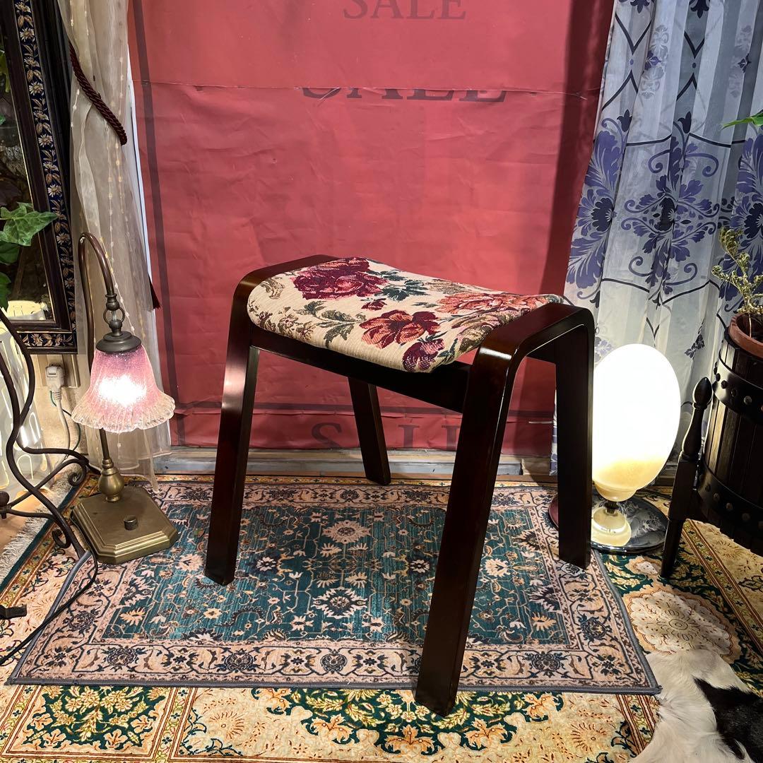 ２脚セット　美品　クラッシックファブリック　エレガントスツール