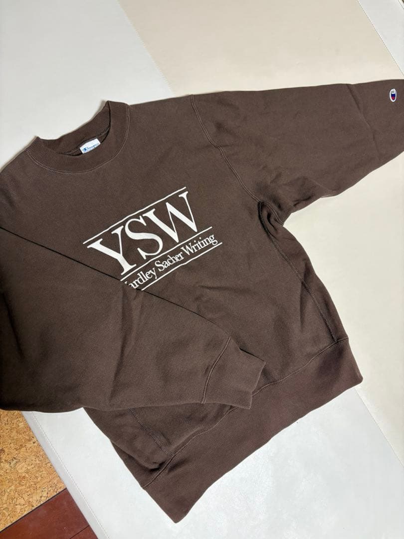 アダムエロぺ　Champion ブラウン トレーナー