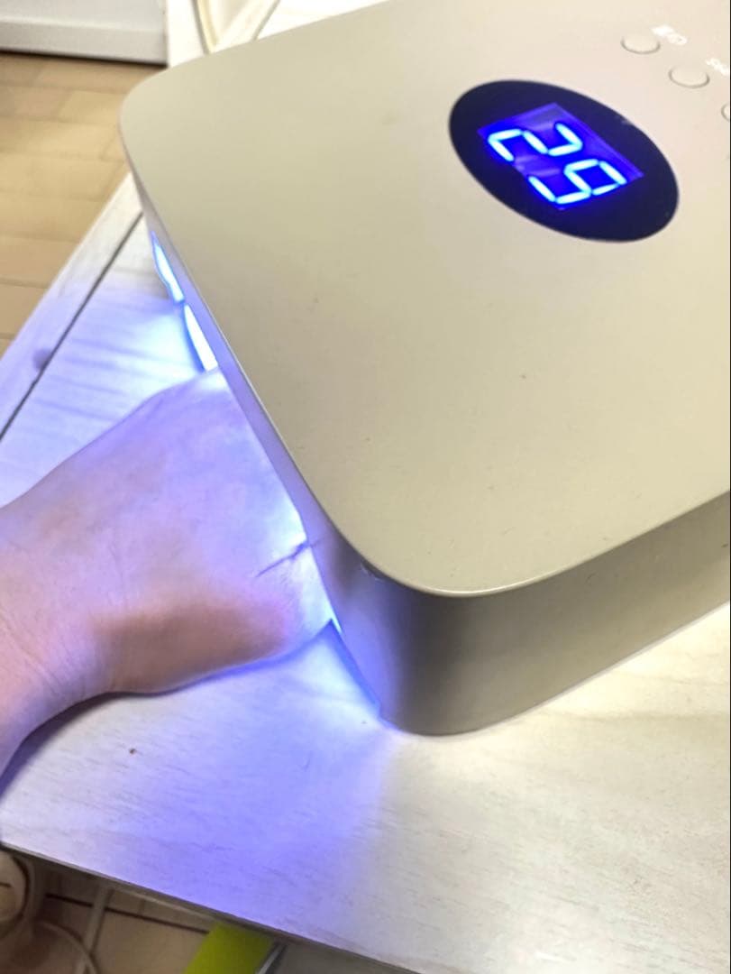 LED&UVライト　TRINA