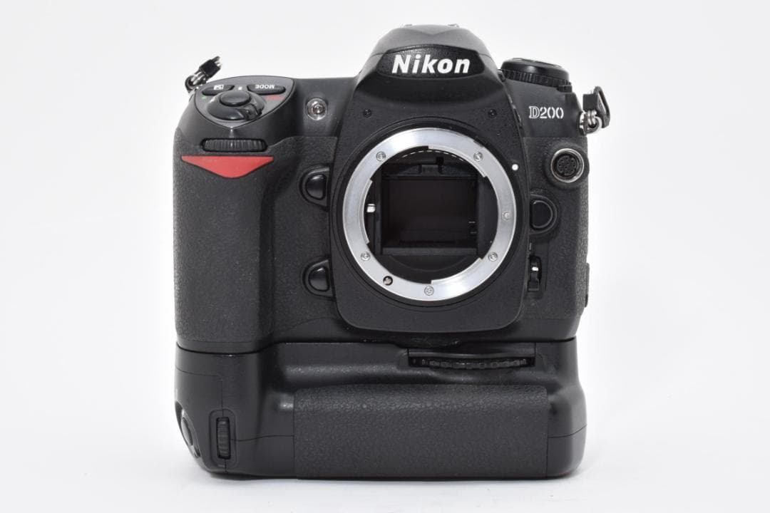 ニコン NIKON D200ボディ＋MB-D200