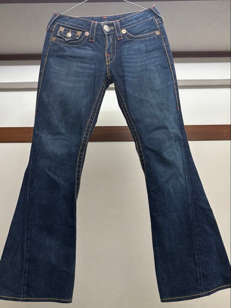 True Religion フレアパンツ