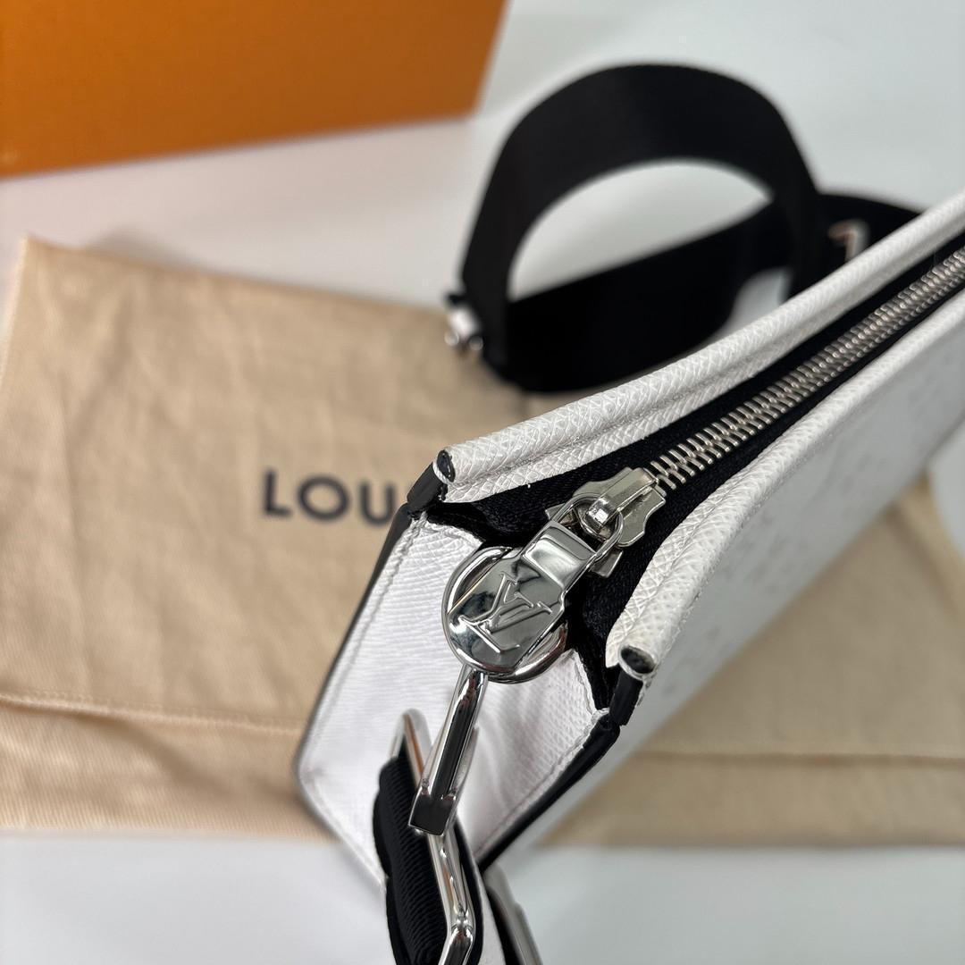 未使用/IC ルイヴィトン M30935 タイガラマ ガストン ショルダーバッグ