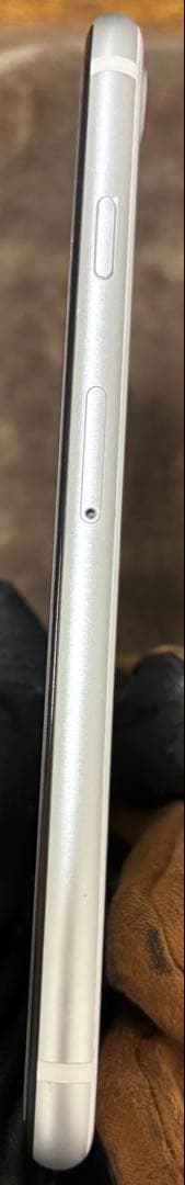 iPhone SE2 第2世代 128GB SIM解除済 白 バッテリー81%