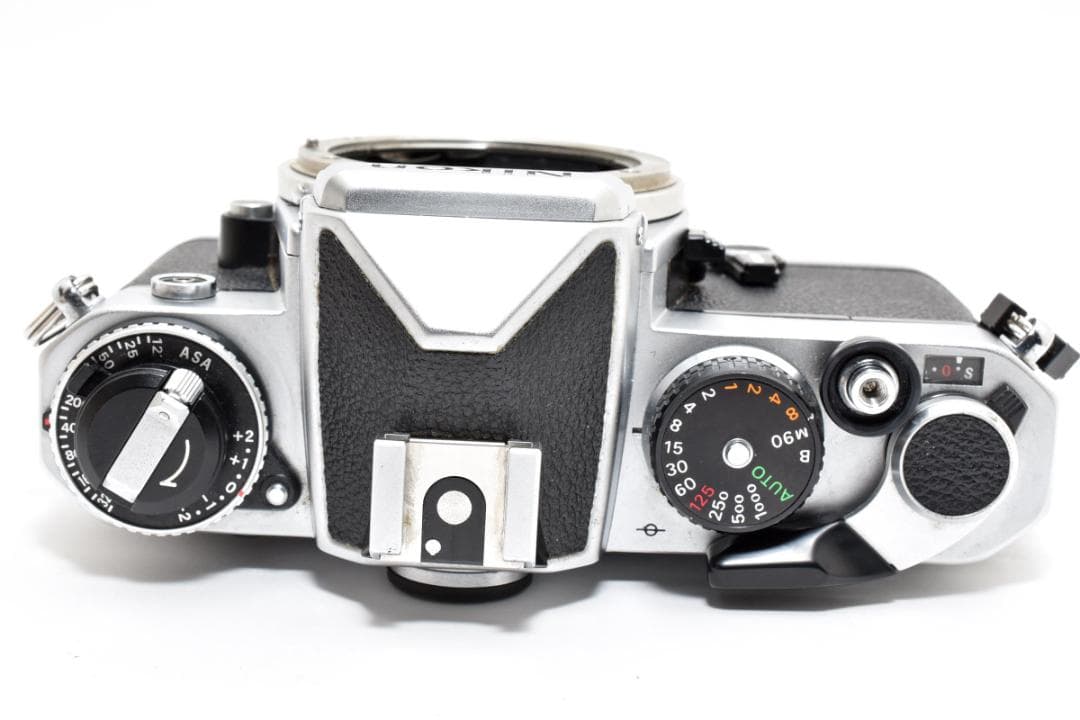 超美品 NIKON FE シルバー フィルムカメラ モルト新品交換済 M591