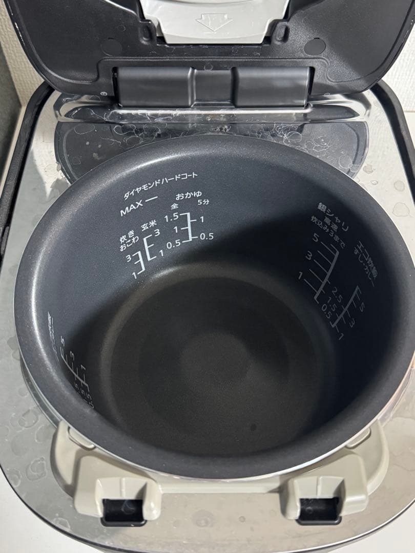 炊飯器 パナソニック5.5合炊き ブラック SR-MPA100