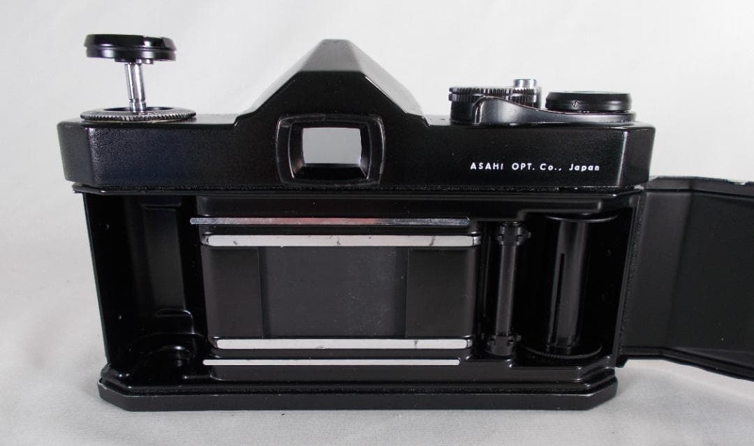 フィルムカメラ 整備済　 Pentax SP + レンズ f/1.8　P289