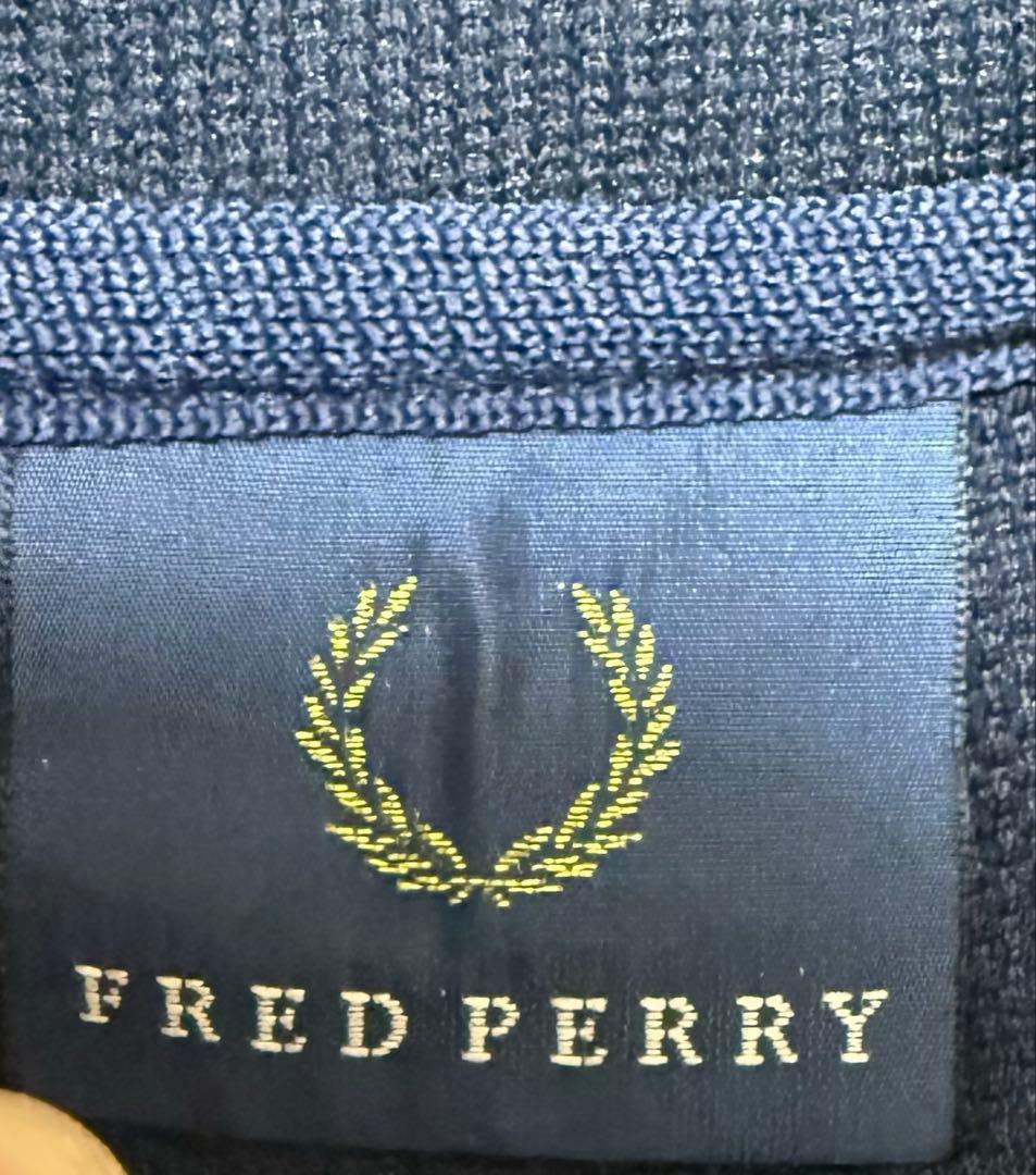 FREDPERRY トラックジャケット　ネイビー　ロゴ刺繍