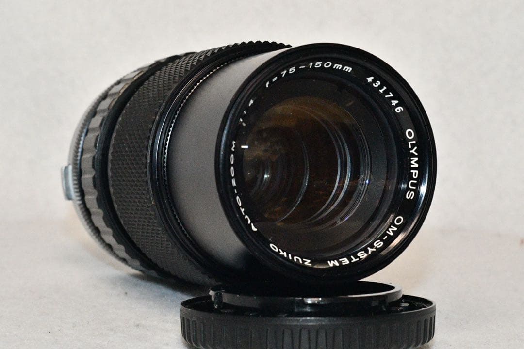 《動作品》OLYMPUS OM-1+中望遠ズームレンズ付きa404