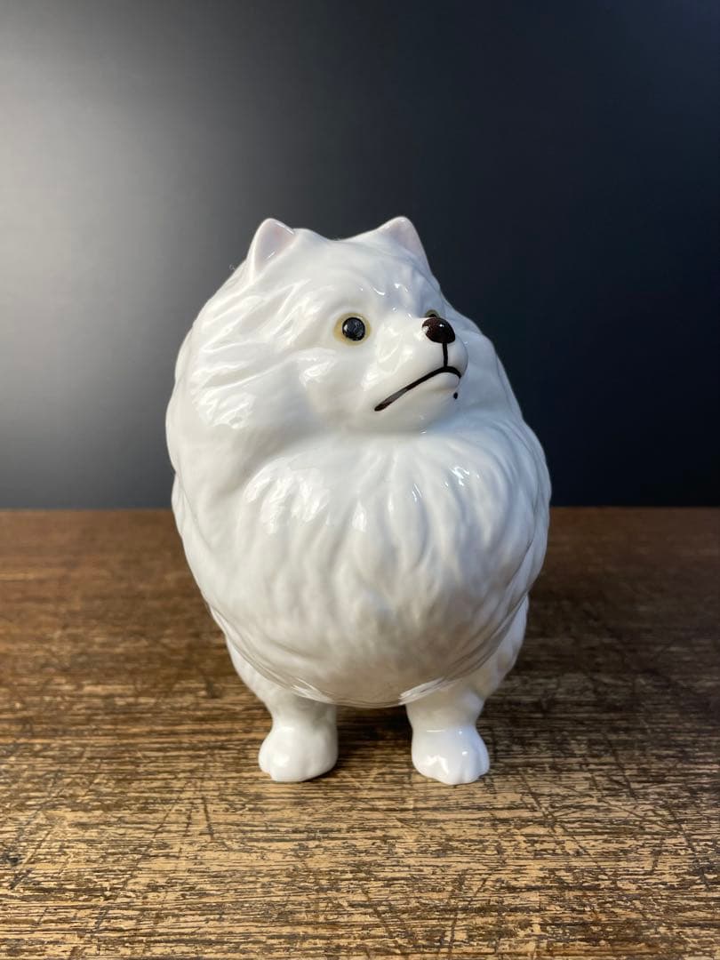 有田焼 伊平作 犬 白磁オブジェ 置き物 玄関 ポメラニアン