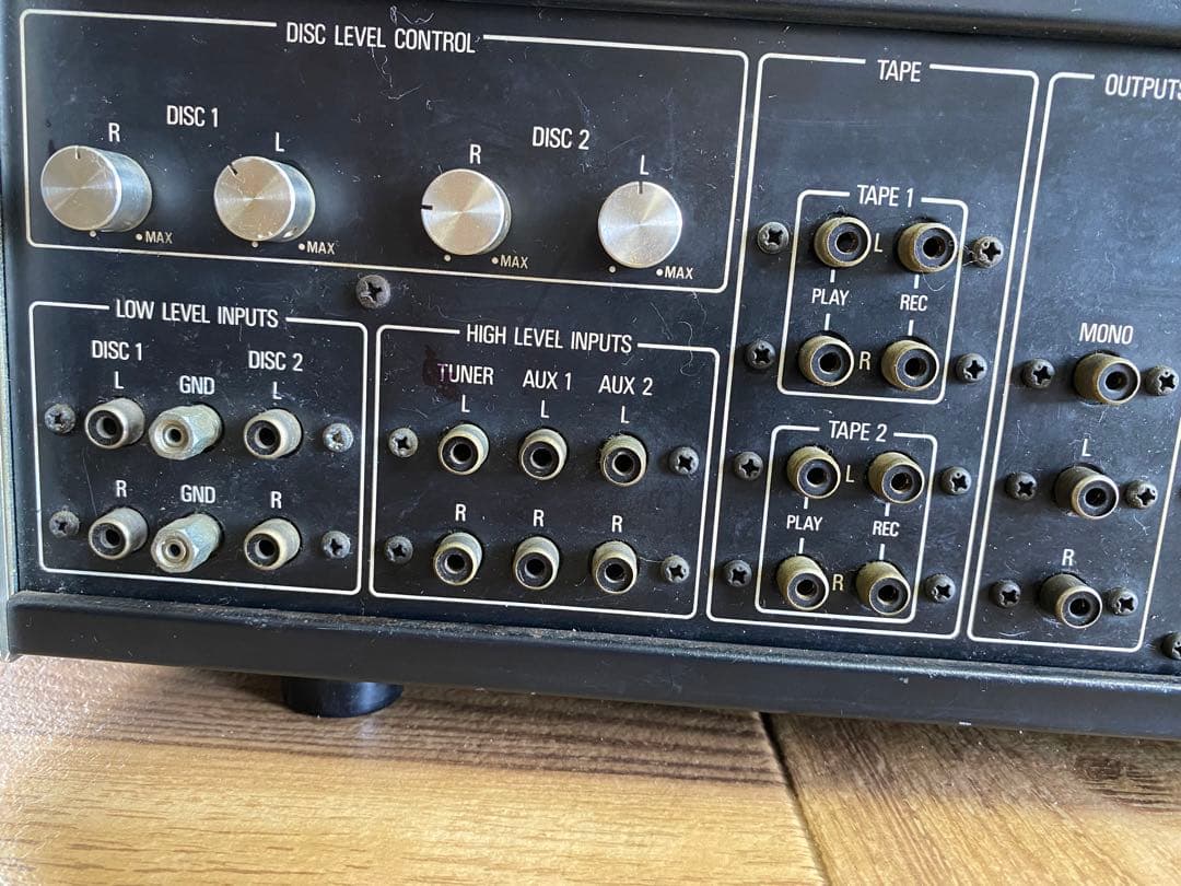 アンプ Accuphase C-200