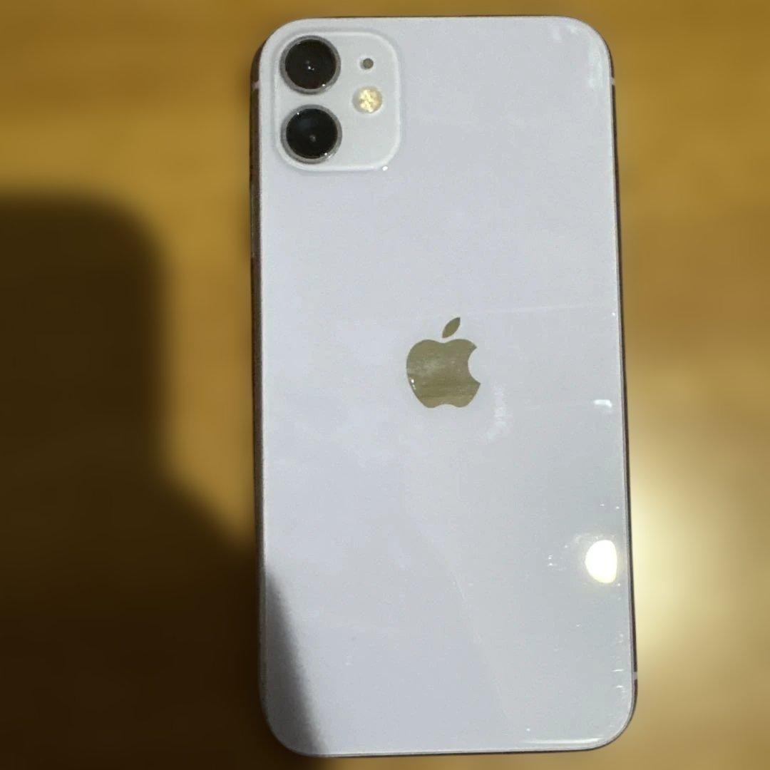 Apple iPhone 11 ホワイト 本体　ジャンク品