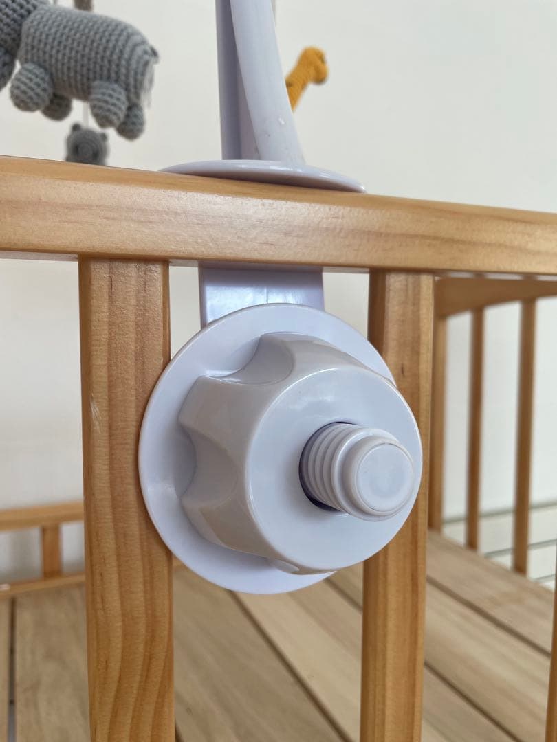 KATOJIミニサイズベビーベッド ハイタイプ モビール付き