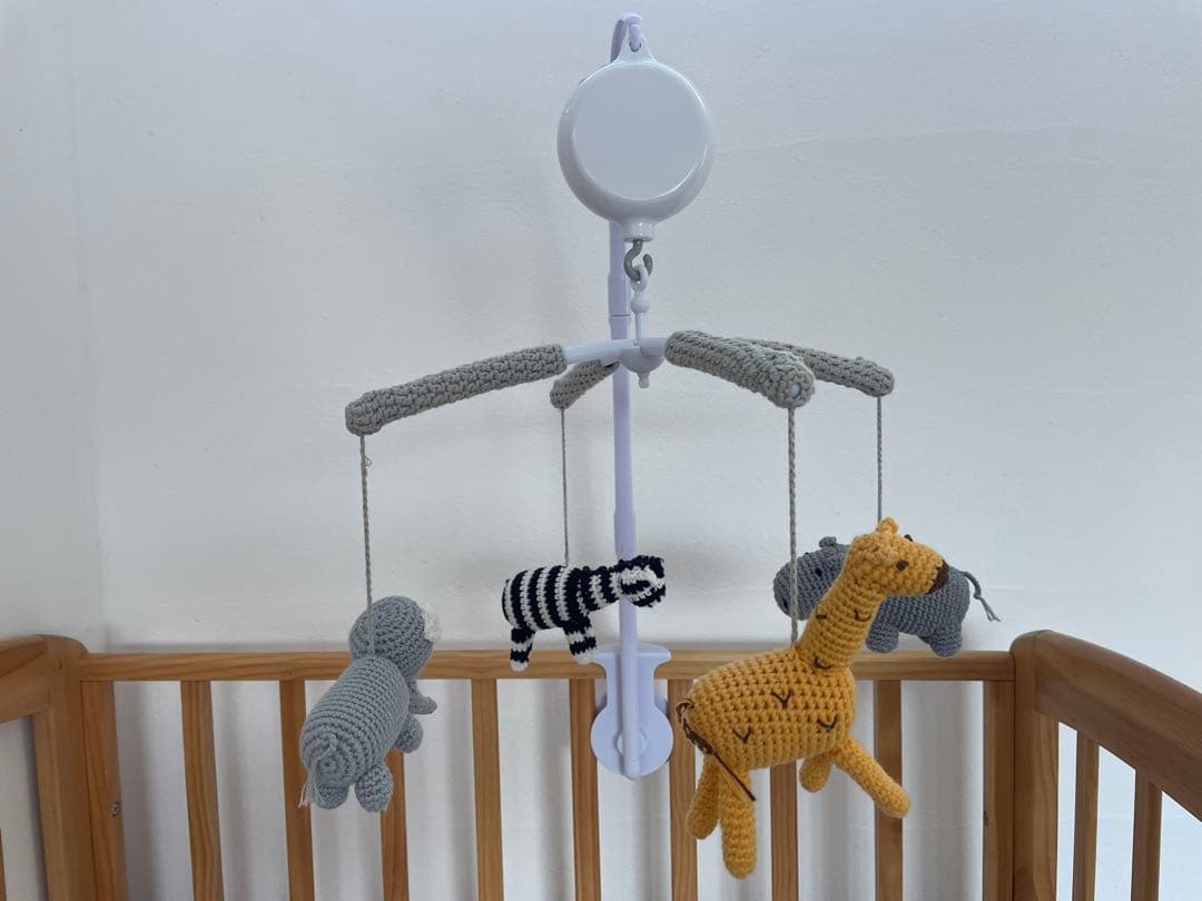 KATOJIミニサイズベビーベッド ハイタイプ モビール付き