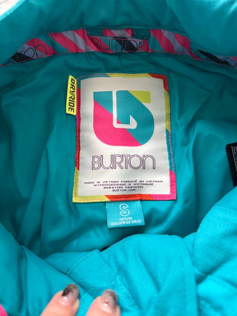 美品Burton子どもスノーボードウェアキッズSセットアップ120130140