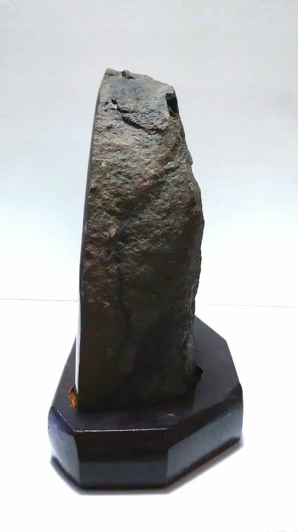 天然石の置物 半円形 木製台座付き