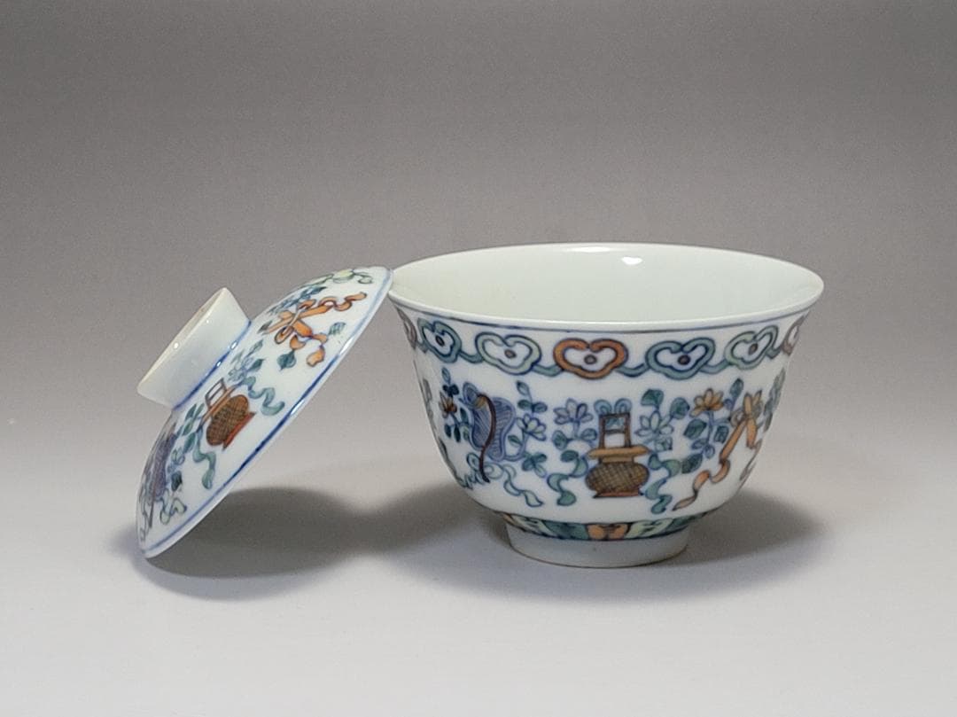 染付色絵 吉祥紋 蓋茶杯 「大清光緒年製」銘 明清時代 幅約9cm