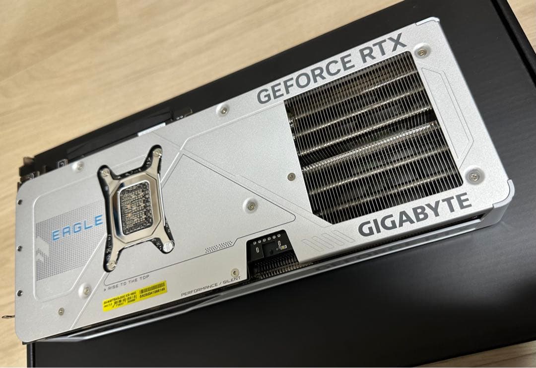 グラフィックボード・グラボ・ビデオカード GeForce RTX 5070 Ti EAGLE OC ICE SFF 16G