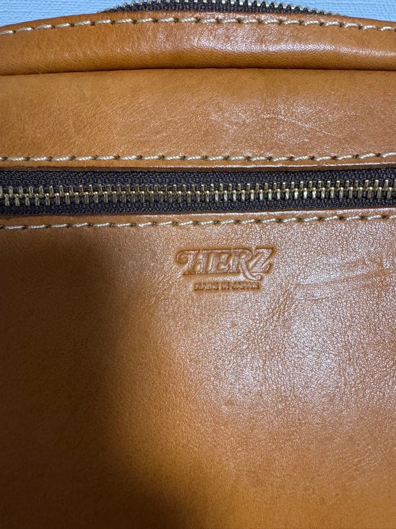 美品 HERZ レザーショルダーバッグ キャメル