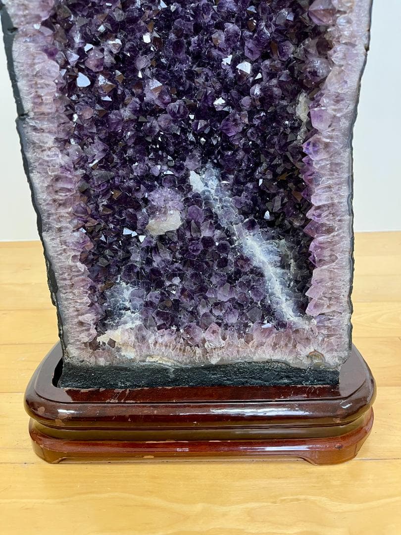 稀少鉱物 カコクセナイト内包（レインボー発色）アメジストドーム 約60cm