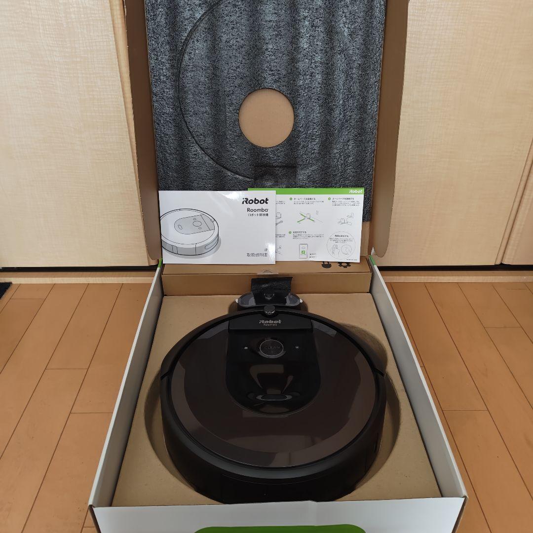 未使用品　iRobot Roomba i7 本体とクリーンベース