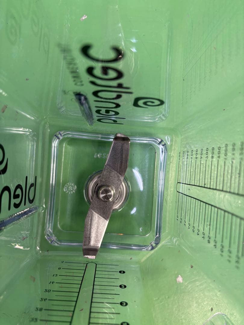 blendtec 新品　2個　ミキサーヘッド　コンテナー　フタ2個付き