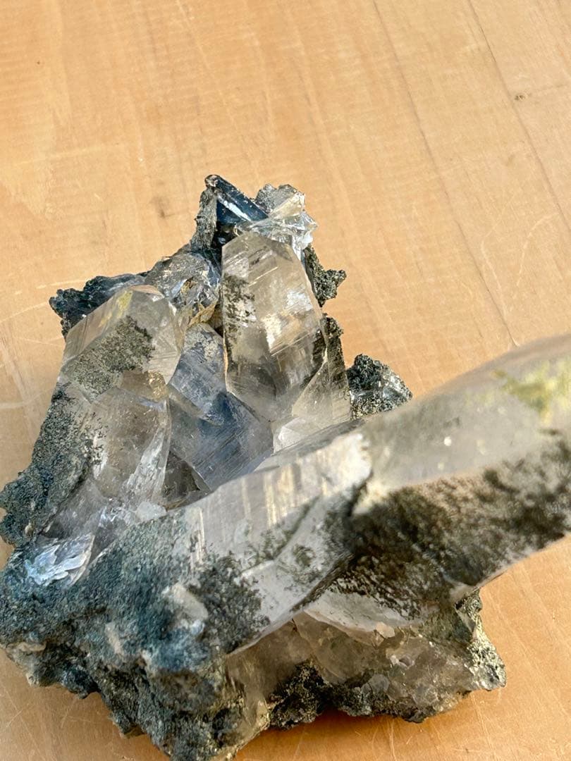 ネパールガネッシュヒマール産AAAAAヒマラヤ‼️モスクォーツ緑泥石クローライト