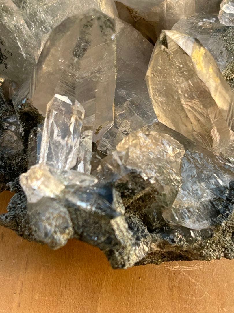 ネパールガネッシュヒマール産AAAAAヒマラヤ‼️モスクォーツ緑泥石クローライト