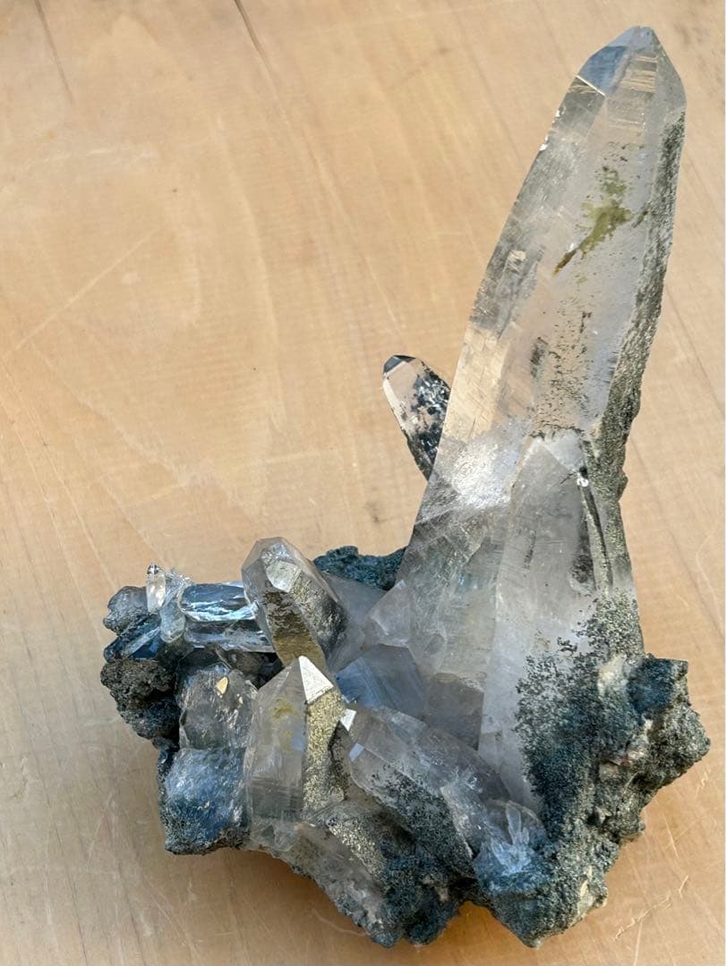 ネパールガネッシュヒマール産AAAAAヒマラヤ‼️モスクォーツ緑泥石クローライト