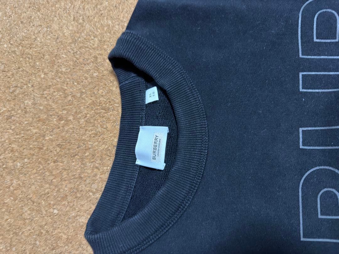 BURBERRY ブラック クルーネック トレーナー