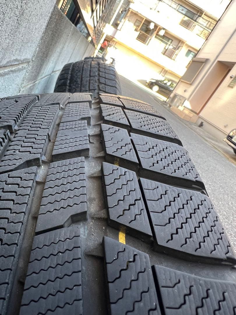 TOYOタイヤ　スタッドレス 16インチ　デリカD5