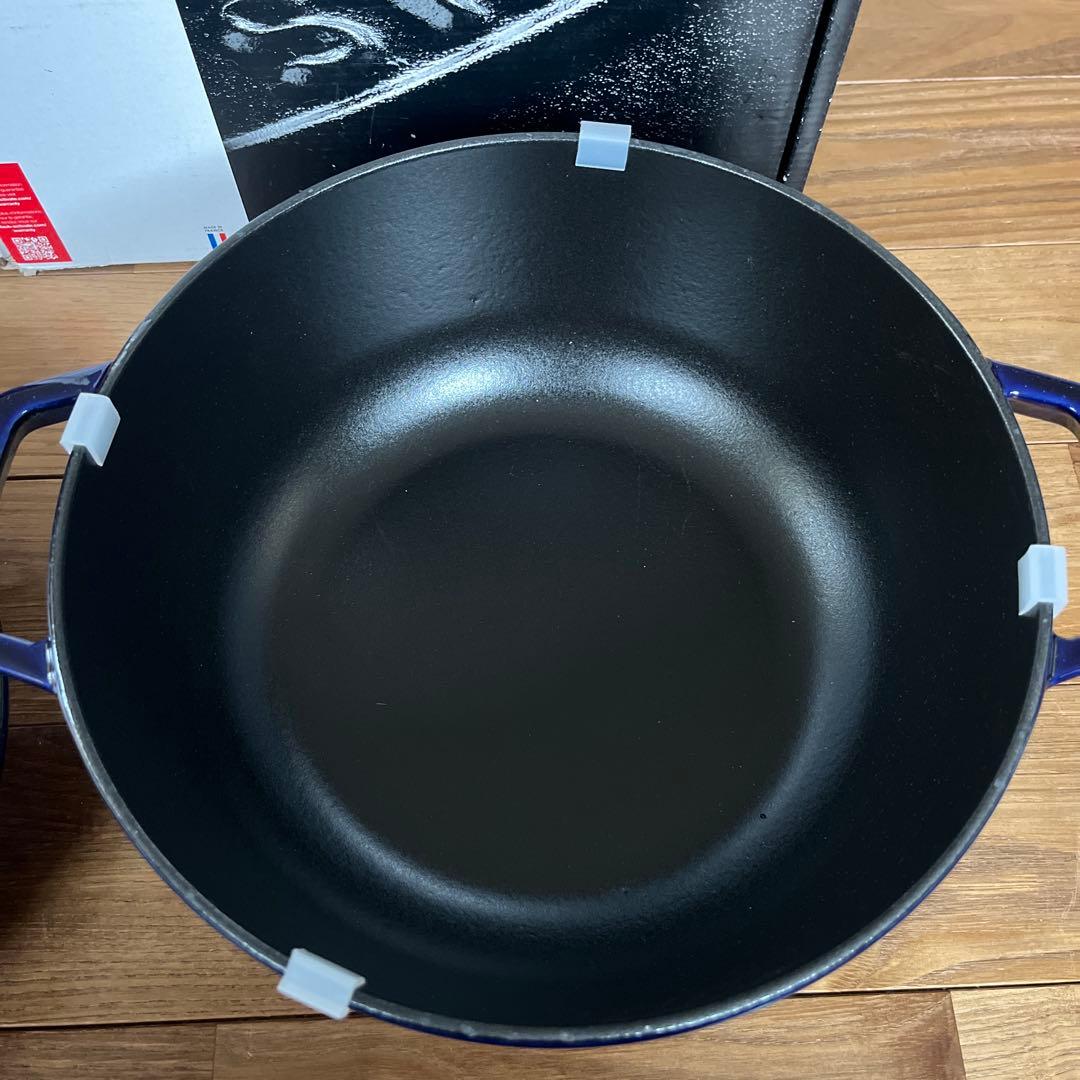 未使用 STAUB フレンチオーブン リリー 24cm グランブルー 両手鍋