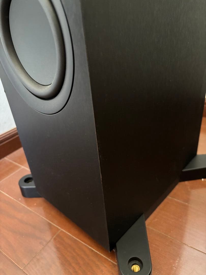 KEF Q550 ブラック　ペア　スパイクベース、サランネット付属