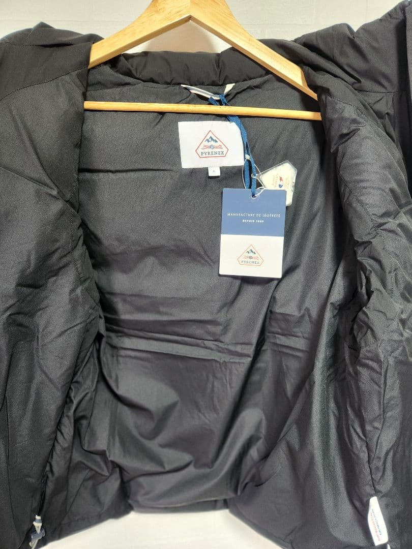 PYRENEX ブラックダウンベスト フード付き