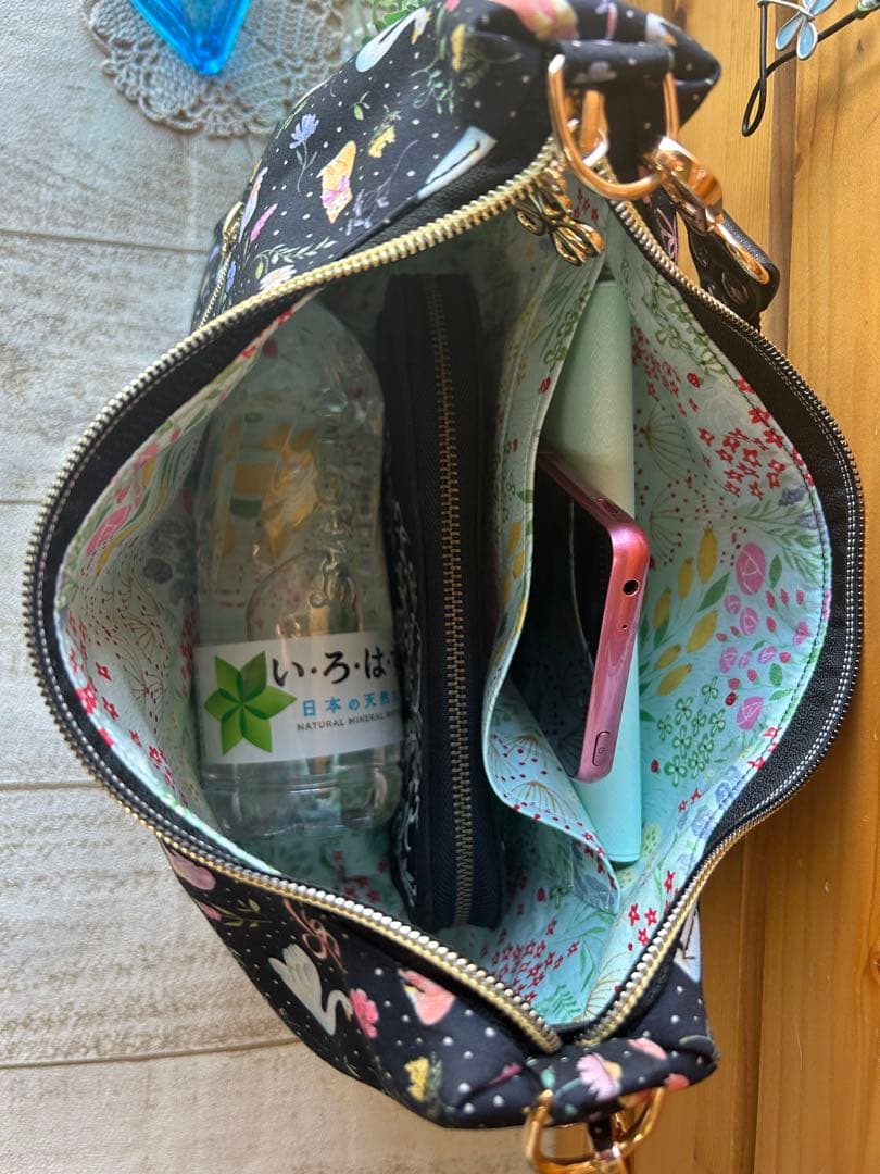 美和っち⭐︎三日月ショルダーバッグ、ジョリーフルール　Aスワン