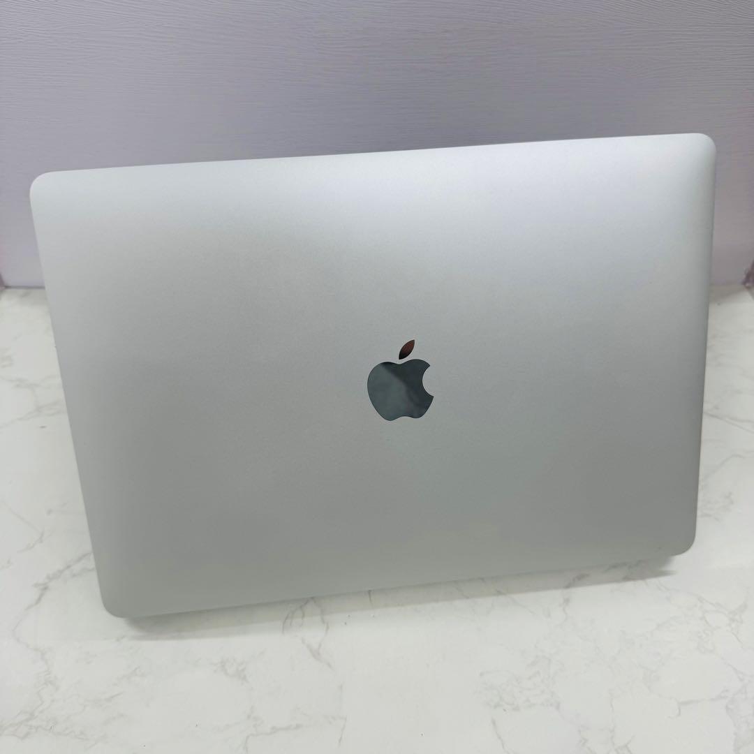 MacBook Air 13インチ 2020 M1 8GB 256GB