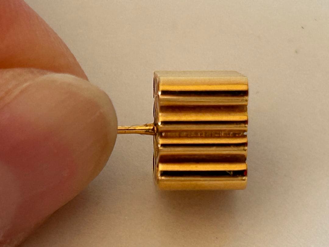 かか★LOEWE スタッドピアス 片方のみ キャッチなし★ロエベ