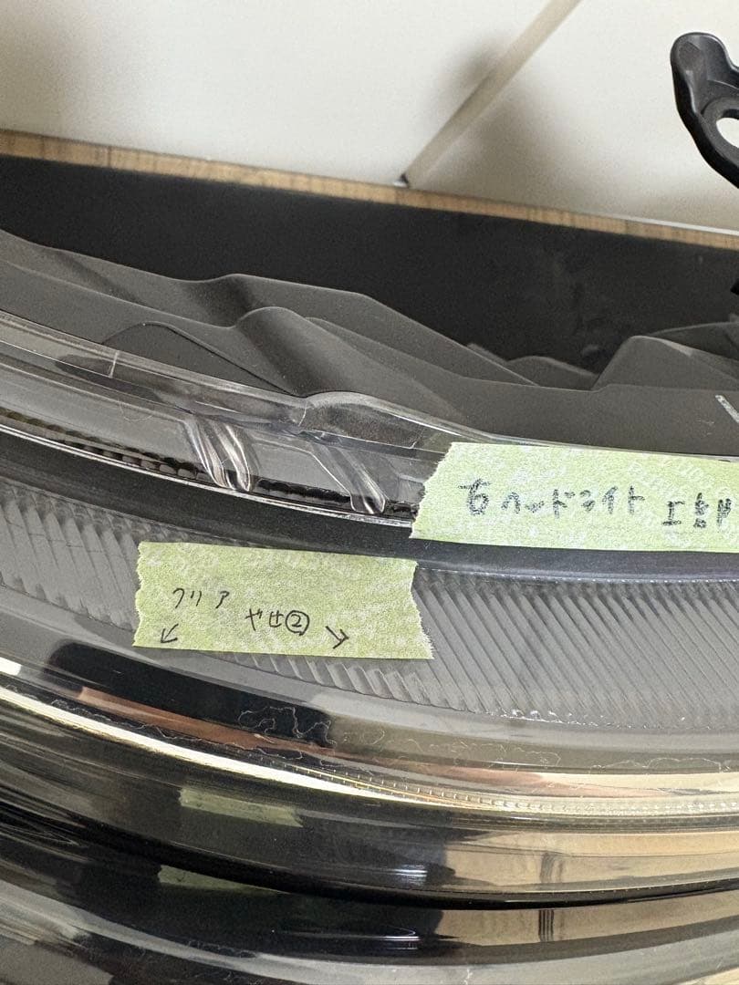 極美品取付部破損無し　トヨタ純正　80系ヴォクシー前期ZS ヘッドライトユニット