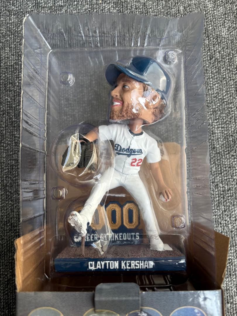 ドジャース　クレイトン・カーショウの3000奪三振達成記念ボブルヘッド