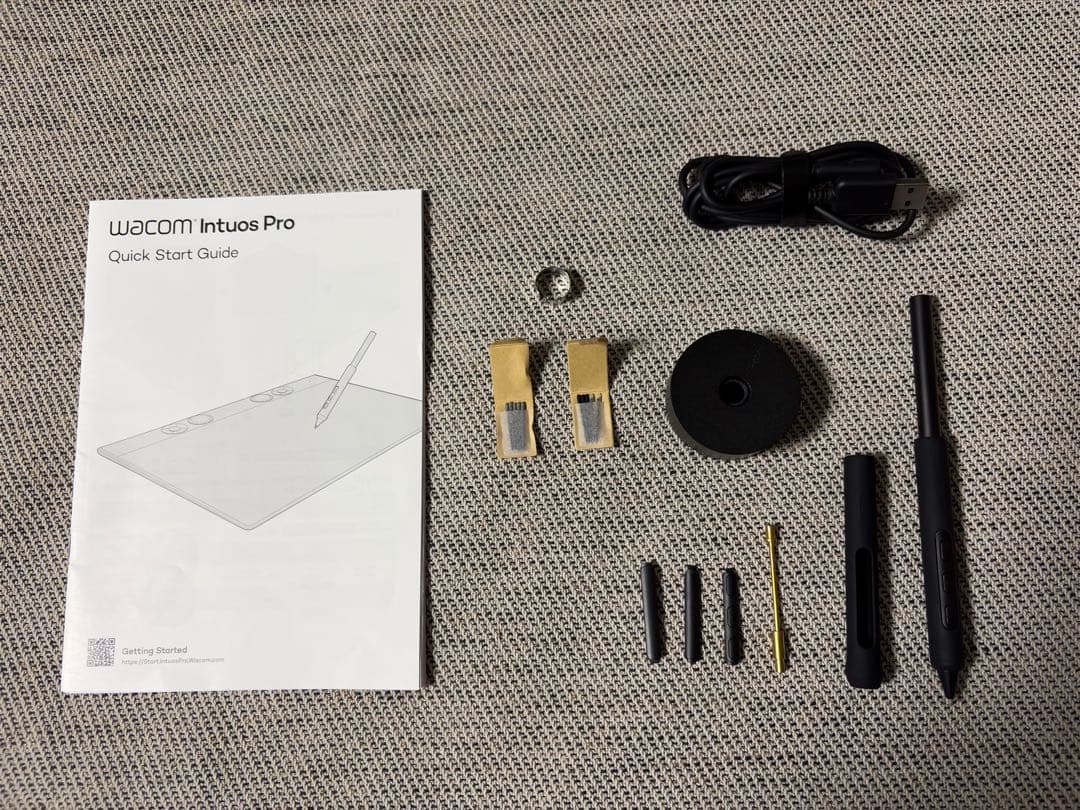 【ほぼ新品未使用】Wacom Intuos Pro Medium