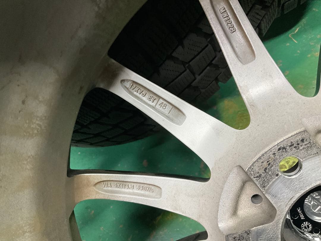 【送料無料】レクサス　UX 10系取り外し　215/60R17 中古4本セット