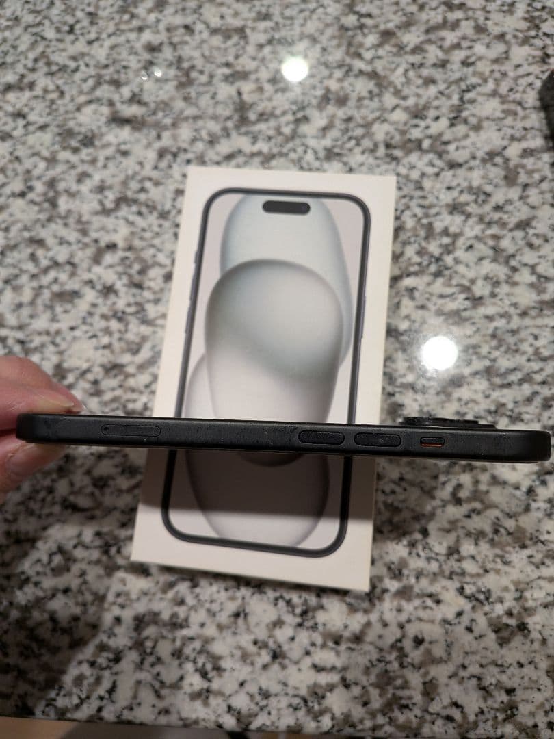 【週末限定】iPhone 15 ブラック 256GB 超美品【スピード発送】