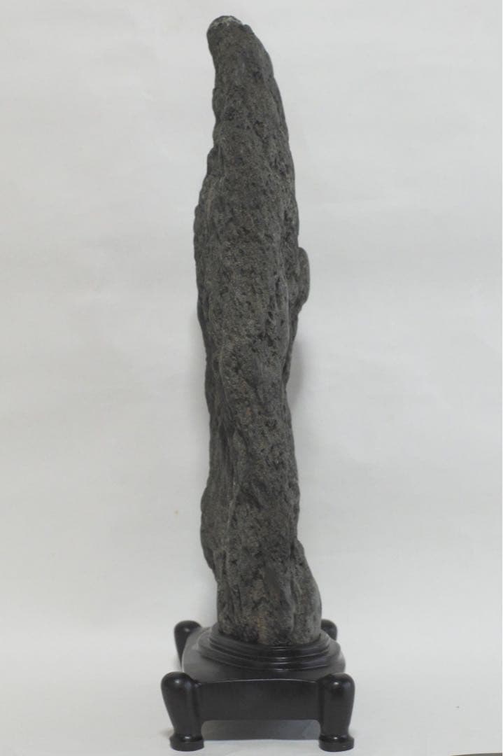 鳥取県　佐治川石　台座(材料　紫檀、猫脚)付き