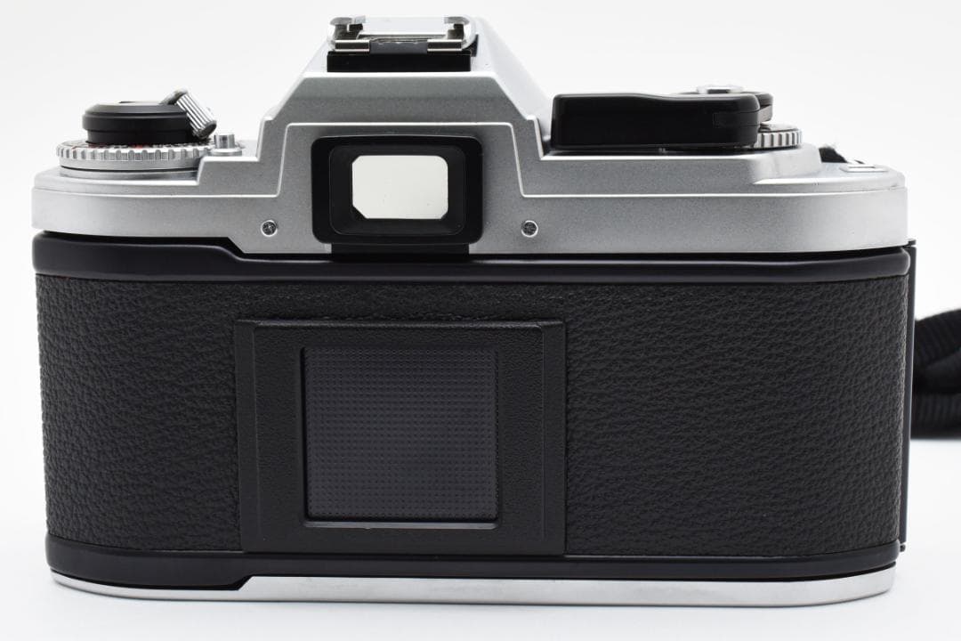 外観美品 NIKON FG シルバーフィルムカメラ　モルト新品交換済 M136