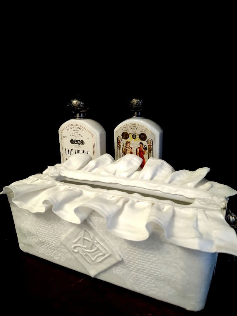 ※わんにゃん※フランスアンティークイニシャル刺繍　マット＆ティッシュケース